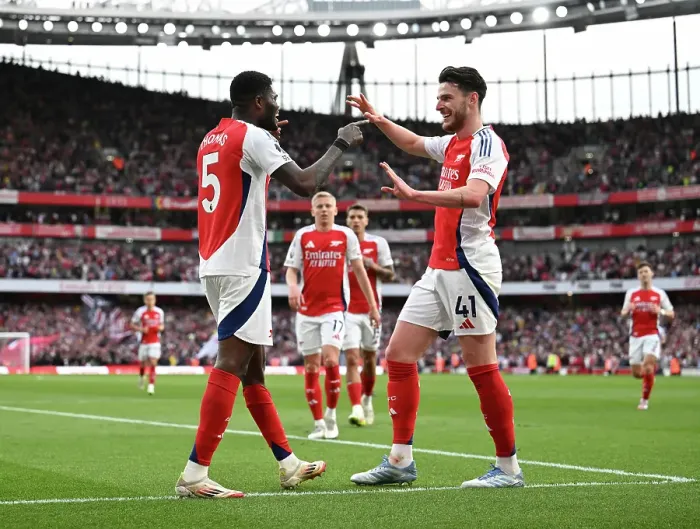 Framed Print : Arsenal FC v Brentford FC - Premier League