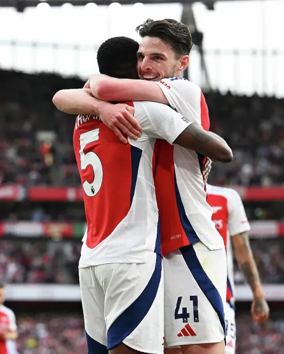 Framed Print : Arsenal FC v Brentford FC - Premier League