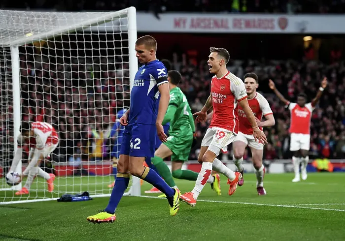 Framed Print : Arsenal FC v Chelsea FC - Premier League