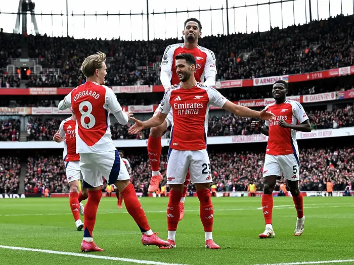Framed Print : Arsenal FC v Chelsea FC - Premier League