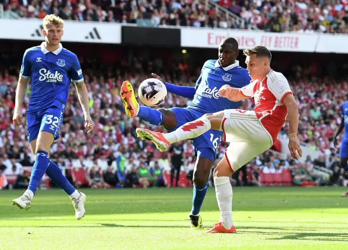 Framed Print : Arsenal FC v Everton FC - Premier League Framed Print : Arsenal FC v Everton FC - Premier League