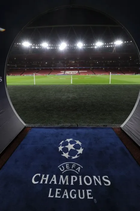 Framed Print : Arsenal FC v GNK Dinamo Zagreb - UEFA Champions League Framed Print : Arsenal FC v GNK Dinamo Zagreb - UEFA Champions League