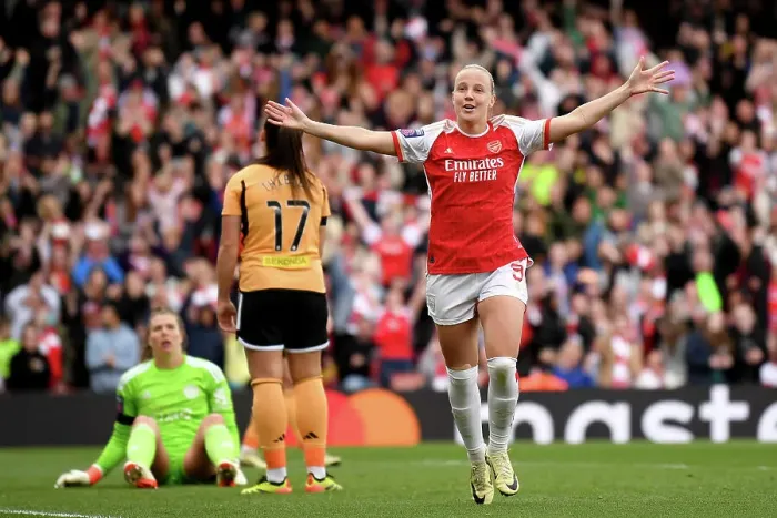 Framed Print : Arsenal FC v Leicester City - Barclays Women's Super League
