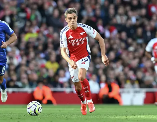 Arsenal FC v Leicester City 2024-25 Art Prints, Posters