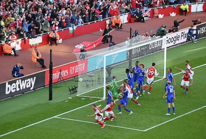 Framed Print : Arsenal FC v Leicester City FC - Premier League Framed Print : Arsenal FC v Leicester City FC - Premier League