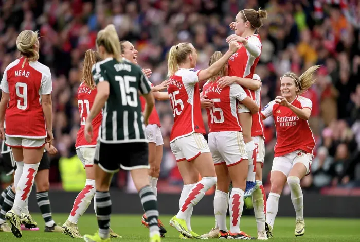 Framed Print : Arsenal FC v Manchester United - Barclays Women's Super League