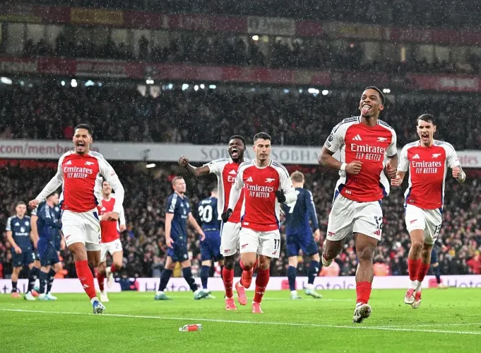 Framed Print : Arsenal FC v Manchester United FC - Premier League Framed Print : Arsenal FC v Manchester United FC - Premier League