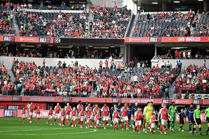 Framed Print : Arsenal FC v Manchester United - Pre-Season Friendly Framed Print : Arsenal FC v Manchester United - Pre-Season Friendly