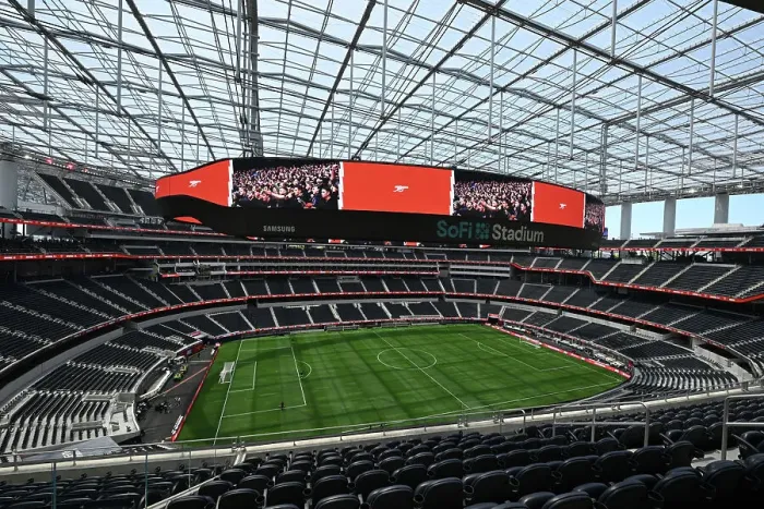 Framed Print : Arsenal FC v Manchester United - Pre-Season Friendly Framed Print : Arsenal FC v Manchester United - Pre-Season Friendly