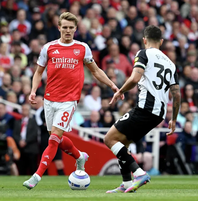 Framed Print : Arsenal FC v Newcastle United FC - Premier League Framed Print : Arsenal FC v Newcastle United FC - Premier League
