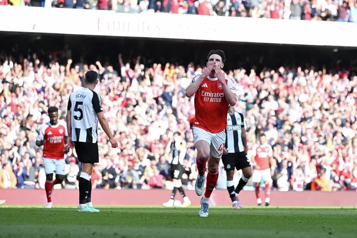 Framed Print : Arsenal FC v Newcastle United FC - Premier League Framed Print : Arsenal FC v Newcastle United FC - Premier League