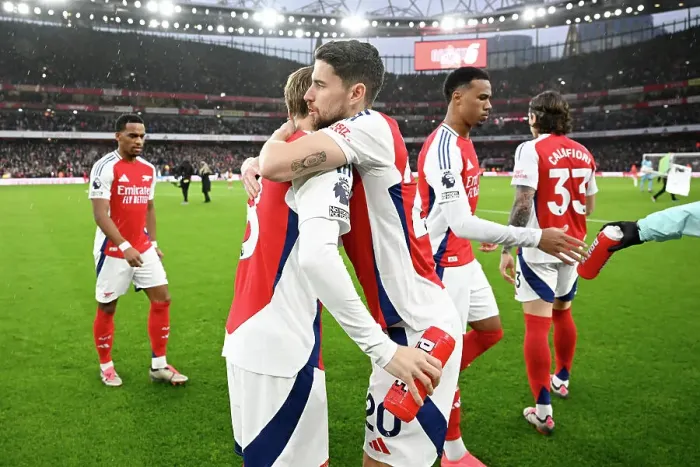 Framed Print : Arsenal FC v Nottingham Forest FC - Premier League Framed Print : Arsenal FC v Nottingham Forest FC - Premier League