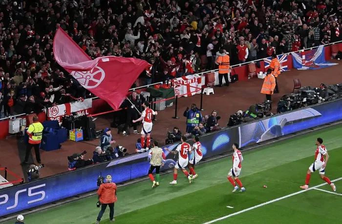 Framed Print : Arsenal FC v Real Madrid C.F. - UEFA Champions League 2024 / 25 Quarter Final First Leg