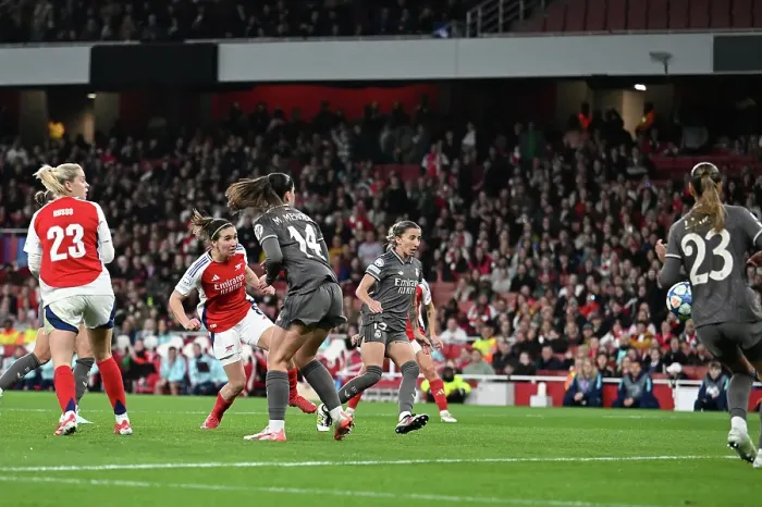 Framed Print : Arsenal FC v Real Madrid CF - UEFA Women's Champions League Quarter Finals Second Leg Framed Print : Arsenal FC v Real Madrid CF - UEFA Women's Champions League Quarter Finals Second Leg