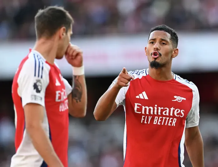 Framed Print : Arsenal FC v Southampton FC - Premier League