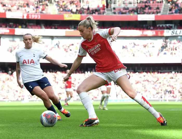 Framed Print : Arsenal FC v Tottenham Hotspur - Barclays Women´s Super League