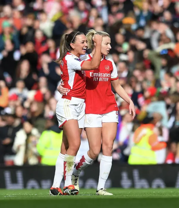 Framed Print : Arsenal FC v Tottenham Hotspur - Barclays Women´s Super League