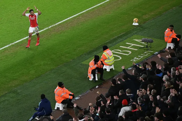 Framed Print : Arsenal FC v Tottenham Hotspur FC - Premier League Framed Print : Arsenal FC v Tottenham Hotspur FC - Premier League