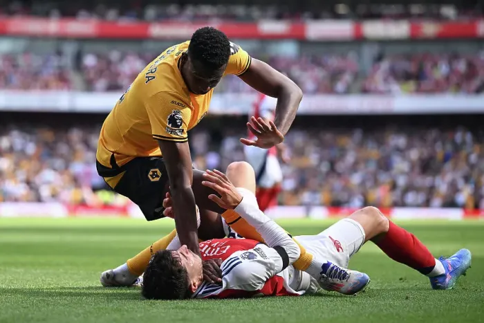 Framed Print : Arsenal FC v Wolverhampton Wanderers FC - Premier League