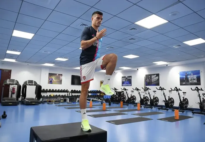 Framed Print : Arsenal FC vs AC Milan: Granit Xhaka Training Ahead of Dubai Super Cup Clash, 2022-23