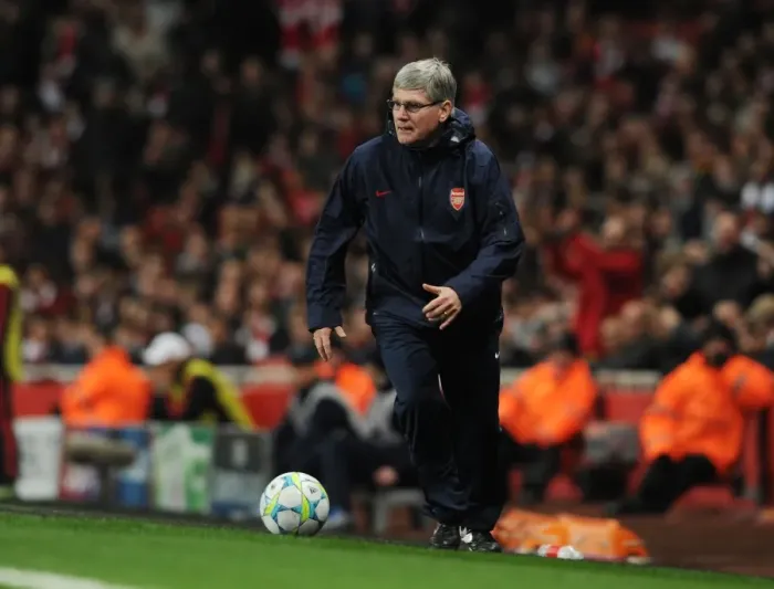 Framed Print : Arsenal FC vs AC Milan: Pat Rice Leads the Assault in the 2011-12 UEFA Champions League