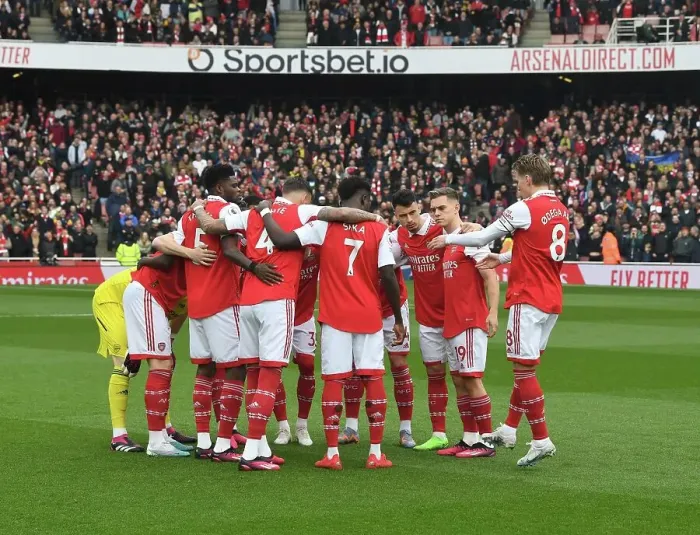 Framed Print : Arsenal FC vs Crystal Palace: Pre-Match Huddle, Premier League 2022-23, Emirates Stadium