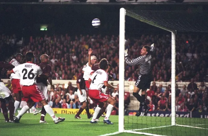Framed Print : Arsenal FC vs FC Thun: 2005-06 Season Match