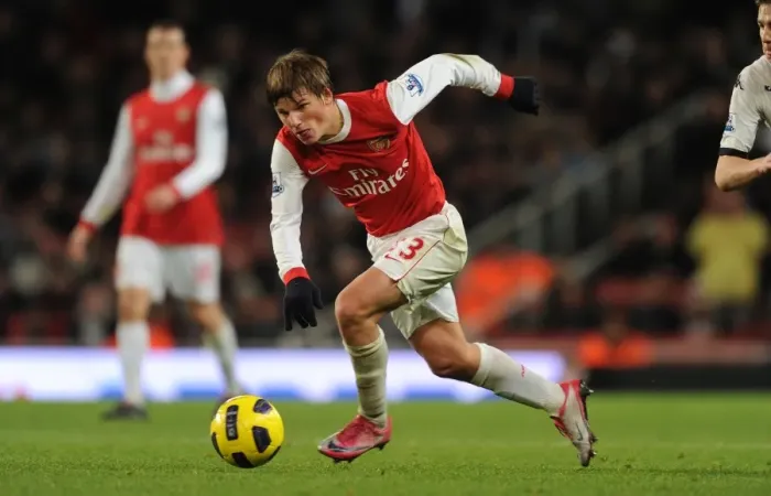 Framed Print : Arsenal FC vs Fulham: 2010-11 Season Match
