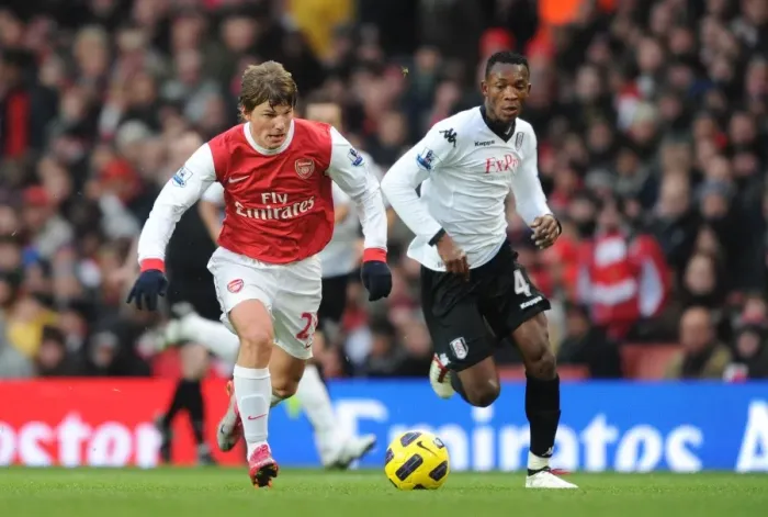 Framed Print : Arsenal FC vs Fulham: 2010-11 Season Match Framed Print : Arsenal FC vs Fulham: 2010-11 Season Match