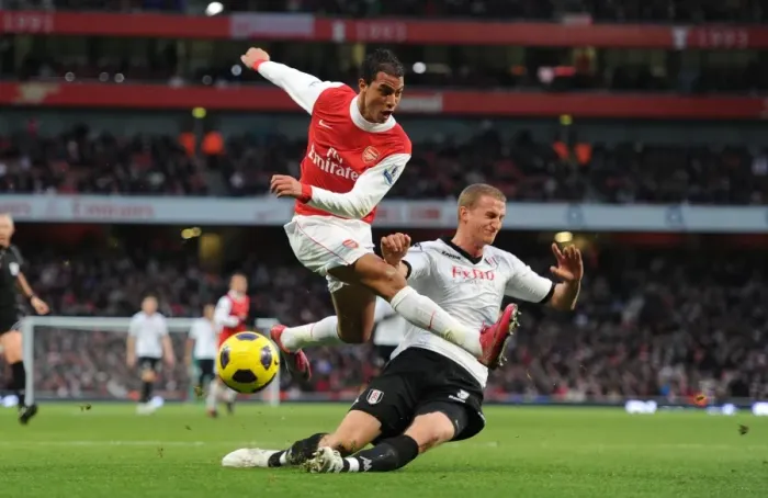 Framed Print : Arsenal FC vs Fulham: 2010-11 Season Match Framed Print : Arsenal FC vs Fulham: 2010-11 Season Match