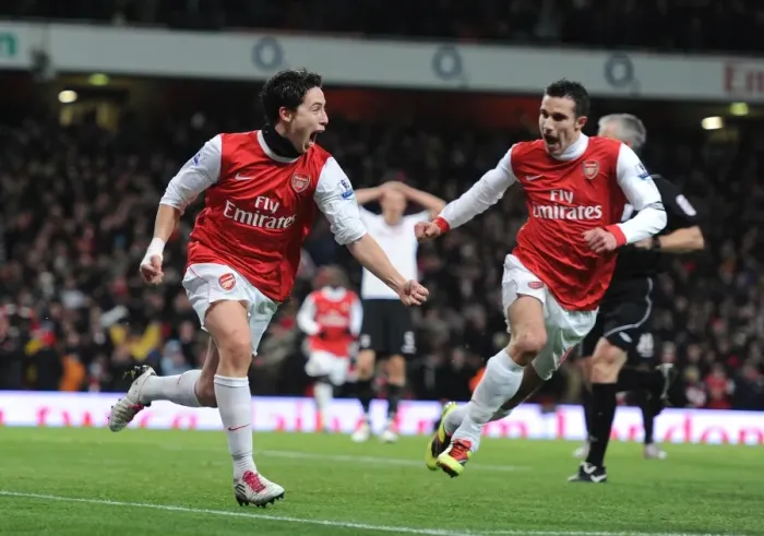 Framed Print : Arsenal FC vs Fulham: 2010-11 Season Match Framed Print : Arsenal FC vs Fulham: 2010-11 Season Match