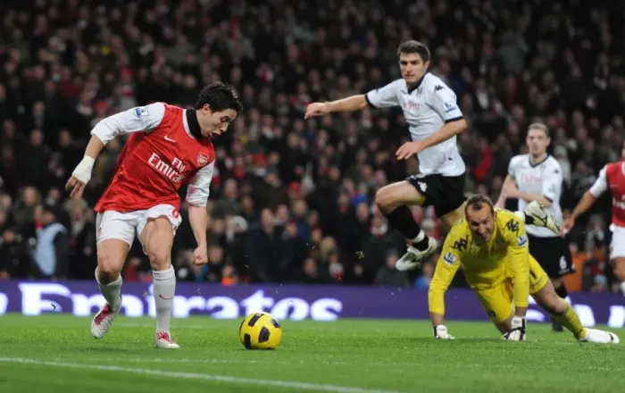Framed Print : Arsenal FC vs Fulham: 2010-11 Season Match Framed Print : Arsenal FC vs Fulham: 2010-11 Season Match