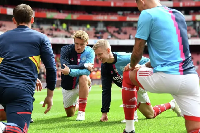 Framed Print : Arsenal FC vs Leeds United: Pre-Match Warm-Up at Emirates Stadium