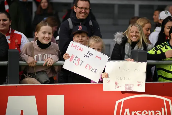 Framed Print : Arsenal FC vs Manchester City: Fans Rally Behind Beth Mead and Alessia Russo at Barclays Women's Super League Match