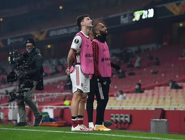 Arsenal FC vs Molde FK: Tierney and Lacazette Focused During UEFA Europa League Match at Emirates Stadium