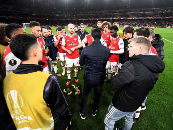 Framed Print : Arsenal FC vs Olympiacos FC: Mikel Arteta Rallies Players During UEFA Europa League Tension (2019-20)