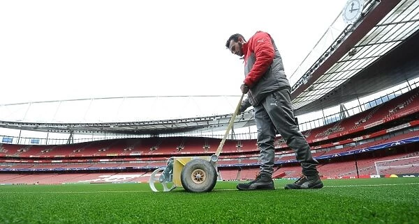 Arsenal FC vs Paris Saint-Germain: Preparing for Champions League Showdown at Emirates Stadium