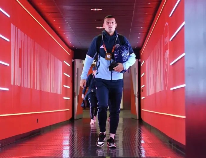 Framed Print : Arsenal FC vs PSV Eindhoven: Granit Xhaka Readies for Europa League Clash at Emirates Stadium