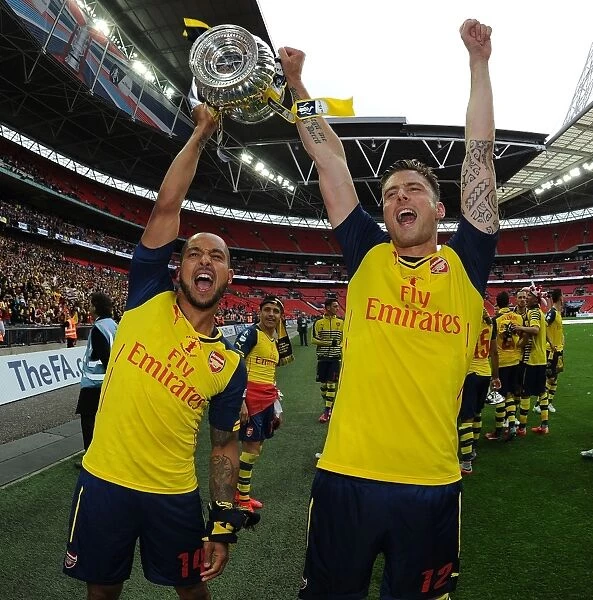 Arsenal FC: Walcott and Giroud Celebrate FA Cup Victory