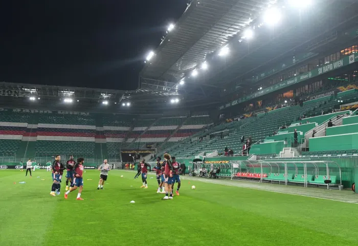Framed Print : Arsenal FC Warm-Up Ahead of Rapid Vienna Clash in Europa League