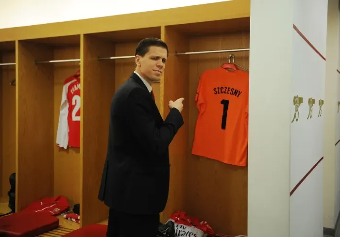 Framed Print : Arsenal FC: Wojciech Szczesny's Pre-Match Focus in FA Cup Fifth Round vs Middlesbrough Framed Print : Arsenal FC: Wojciech Szczesny's Pre-Match Focus in FA Cup Fifth Round vs Middlesbrough