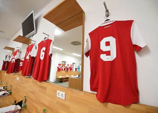 Arsenal FC's Pre-Season Training at 1. FC Nurnberg's Stadium: A Glimpse into Their Preparation