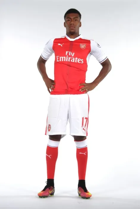 Framed Print : Arsenal First Team 2016-17: Alex Iwobi at Arsenal's Photocall