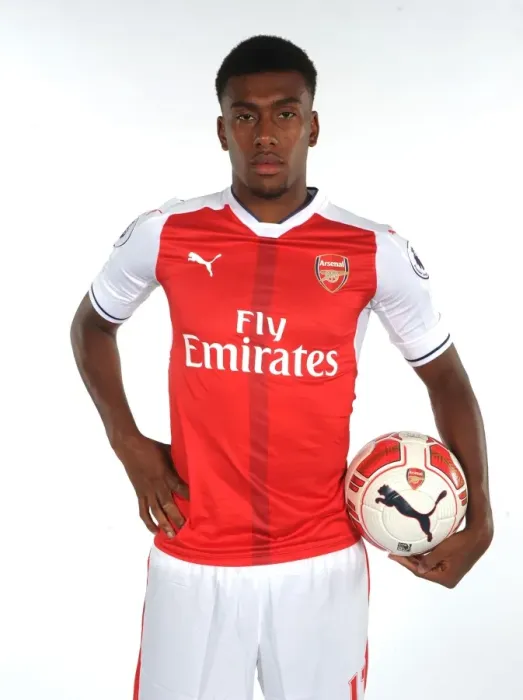 Framed Print : Arsenal First Team 2016-17: Alex Iwobi at Arsenal's Photocall