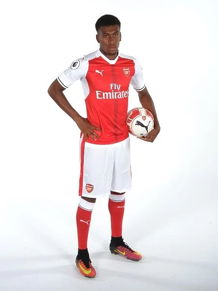 Arsenal First Team 2016-17: Alex Iwobi's 1st Team Photocall
