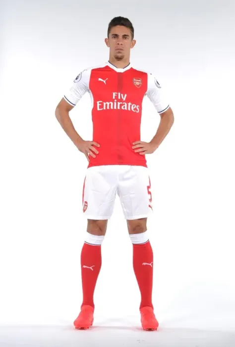 Framed Print : Arsenal First Team 2016-17: Gabriel's Photocall Framed Print : Arsenal First Team 2016-17: Gabriel's Photocall
