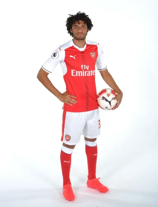Framed Print : Arsenal First Team 2016-17: Mohamed Elneny at Team Photocall