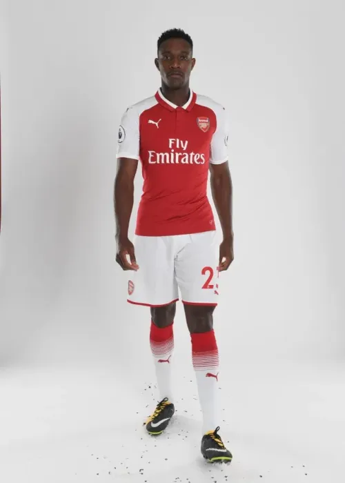 Framed Print : Arsenal First Team 2017-18: Danny Welbeck at Emirates Stadium