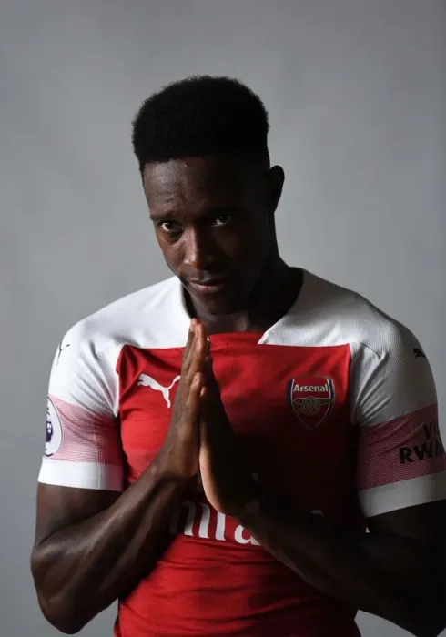 Framed Print : Arsenal First Team 2018 / 19: Danny Welbeck at Arsenal Photoshoot
