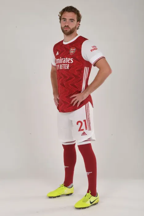 Framed Print : Arsenal First Team: 2020-21 Season Photocall - Calum Chambers Framed Print : Arsenal First Team: 2020-21 Season Photocall - Calum Chambers